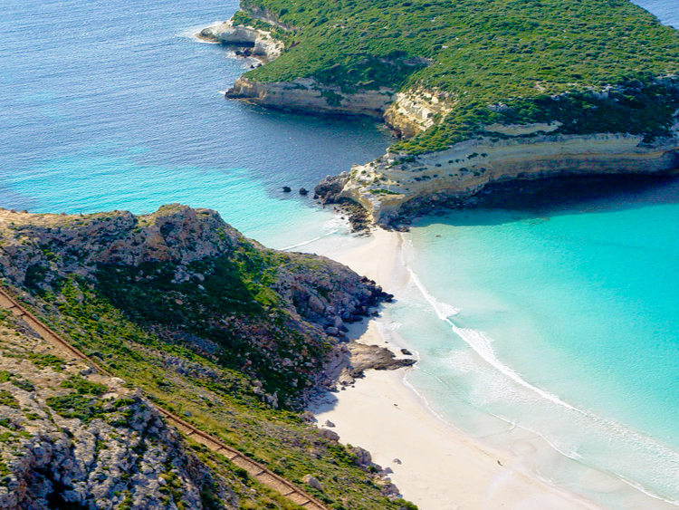 https://www.nitrodiviaggi.it/media/13617/spiaggie-lampedusa-6.jpg