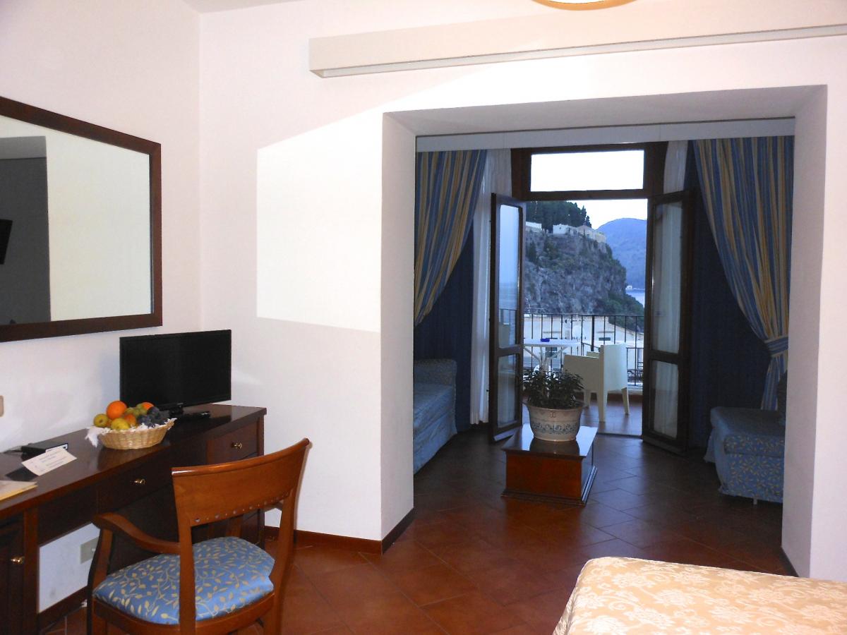 junior suite hotel villa meliguis lipari isole eolie 3